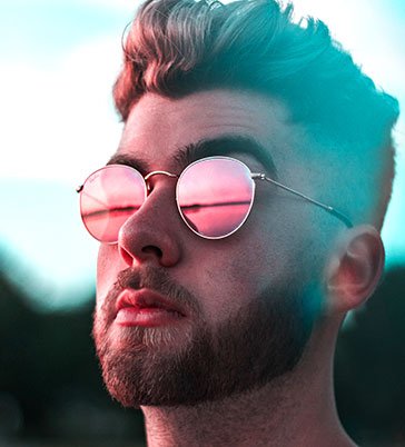 Michael Smith in concert